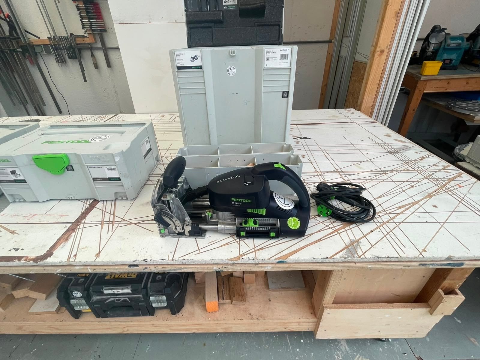 FESTOOL DOMINO XL DF 700 Freesmachine met accessoires, Ophalen of Verzenden, Zo goed als nieuw, Elektrisch, Lamellenfrees