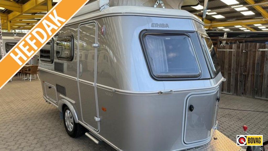 Eriba Touring Triton 430 SILVER EDITION, Schokbreker, 4 tot 5 meter, Eriba, Dwarsbed
