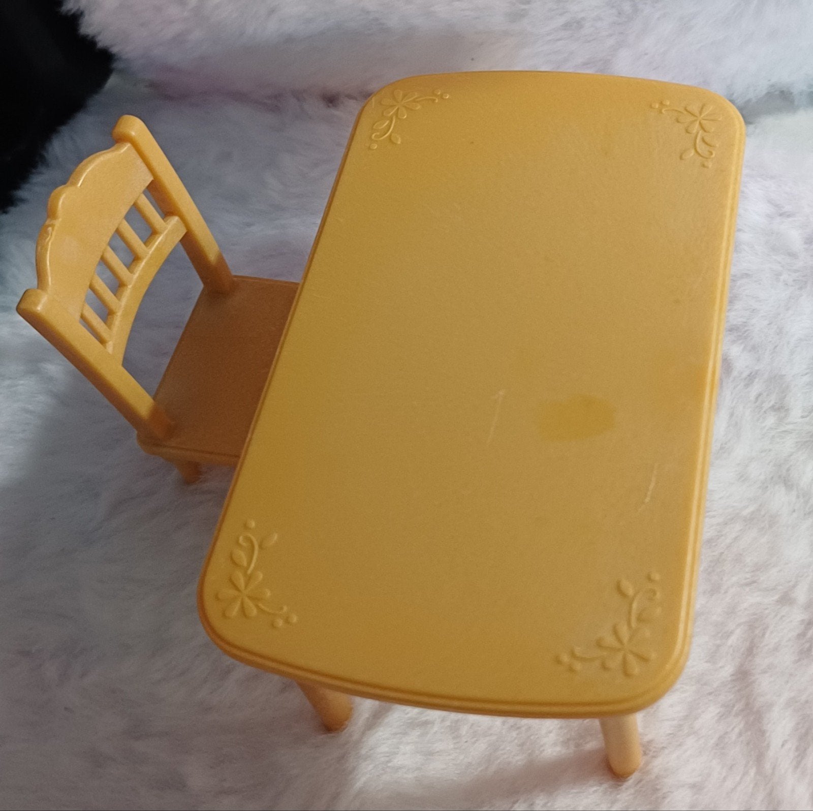 poppenhuis sylvanian tafel en stoel, Verzamelen, Poppenhuizen en Toebehoren, Ophalen of Verzenden, Gebruikt, Poppenhuis