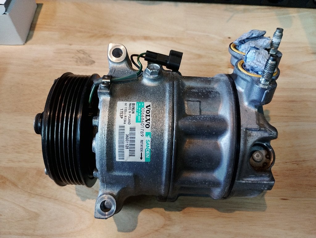 Volvo V40 aircopomp, Ophalen of Verzenden, Gebruikt, Volvo