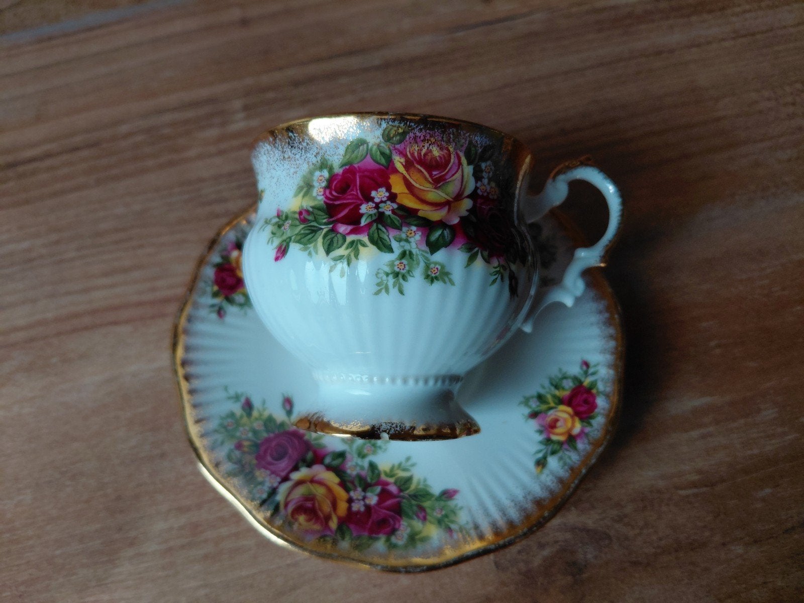 Vintage Elizabethaanse theekop en schotel met rozen, Antiek en Kunst, Ophalen of Verzenden