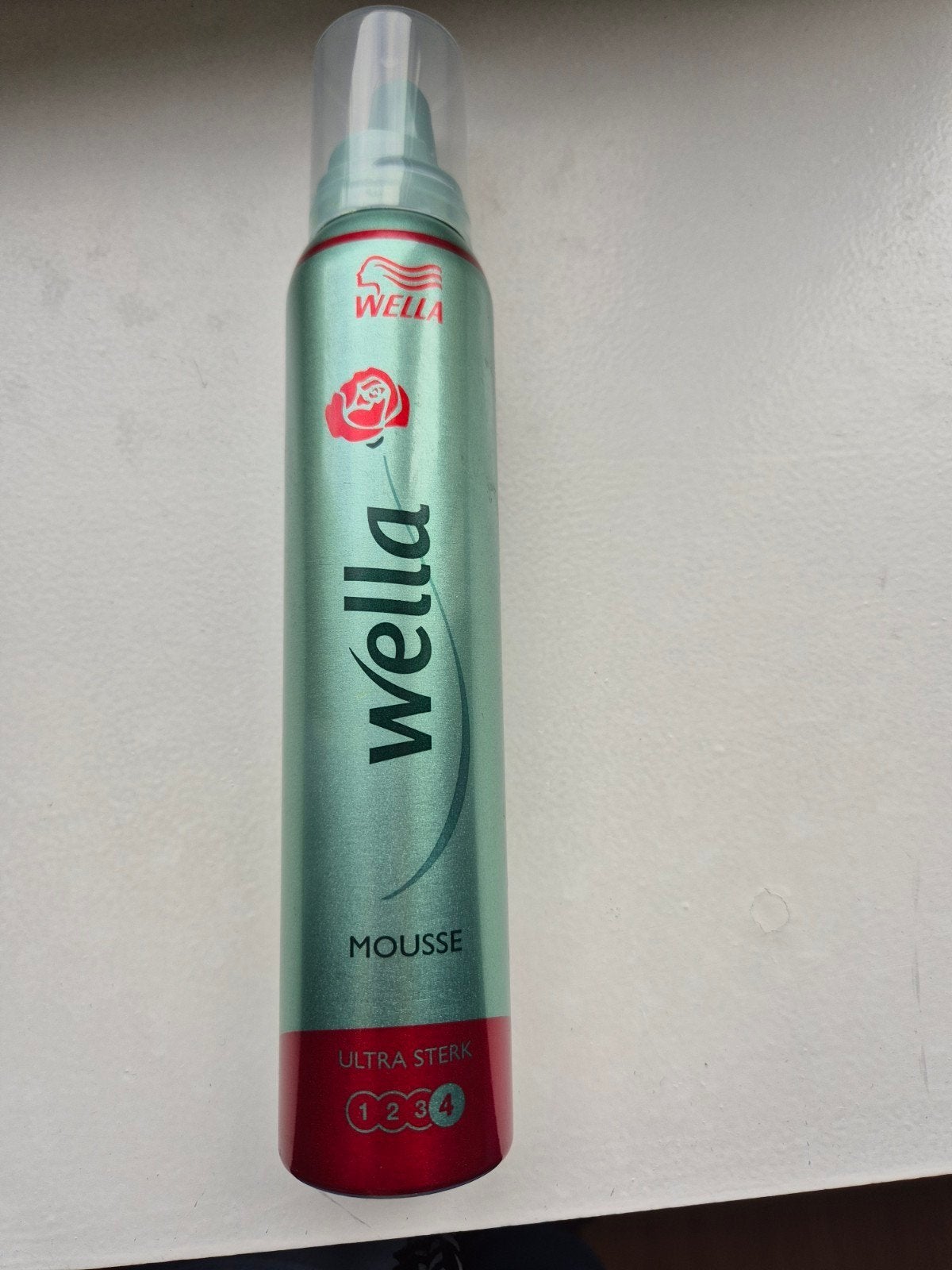 Wella Mousse Ultra Sterk - Haarstyling, Ophalen of Verzenden, Nieuw, Gel, Wax, Haarlak of Mousse