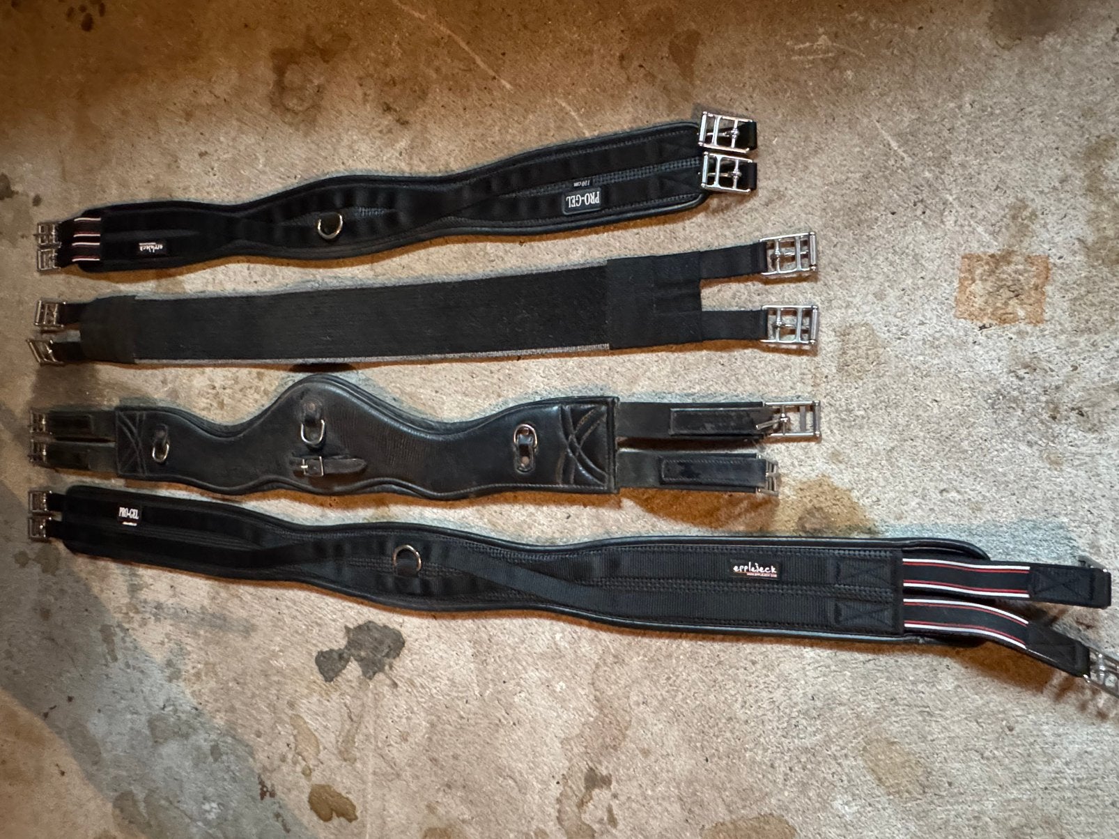 Dressuursingel 45 cm en 4 vzh singels, Ophalen, Zo goed als nieuw