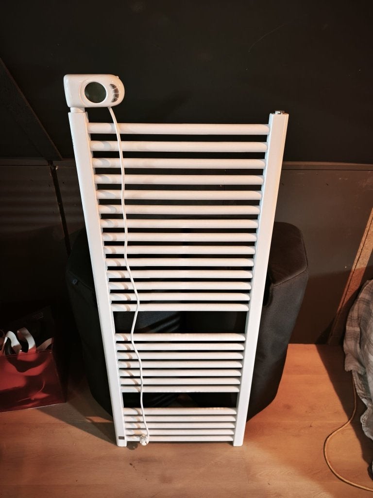 750 w Elektrische Wandradiator  49 x131 - Handdoekradiator, Doe-het-zelf en Verbouw, Ophalen, 500 tot 800 watt, Hoog rendement (Hr)