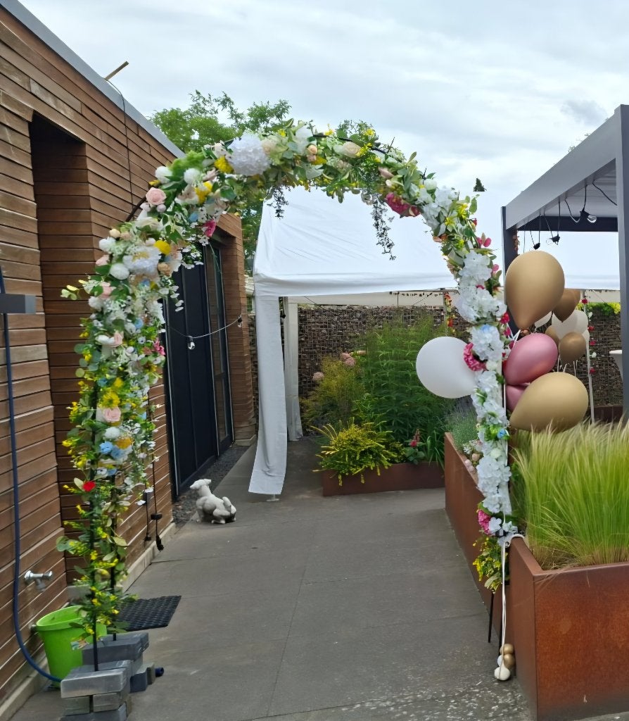 Bloemenboog voor bruiloft, Ophalen, Zo goed als nieuw, Versiering, Overige