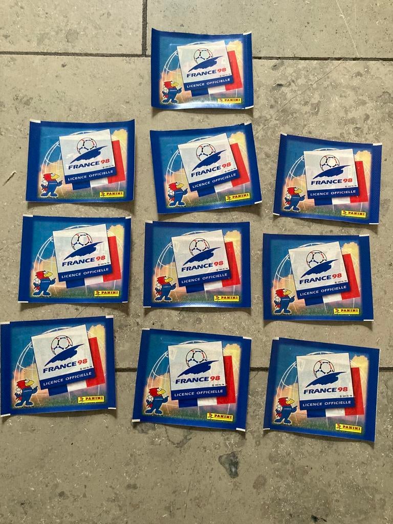 10ONGEOPENDE ZAKJESPANINIWK 98VOETBAL PLAATJES PANINI/DANONE, Verzamelen, Ophalen of Verzenden, Zo goed als nieuw, Buitenlandse clubs