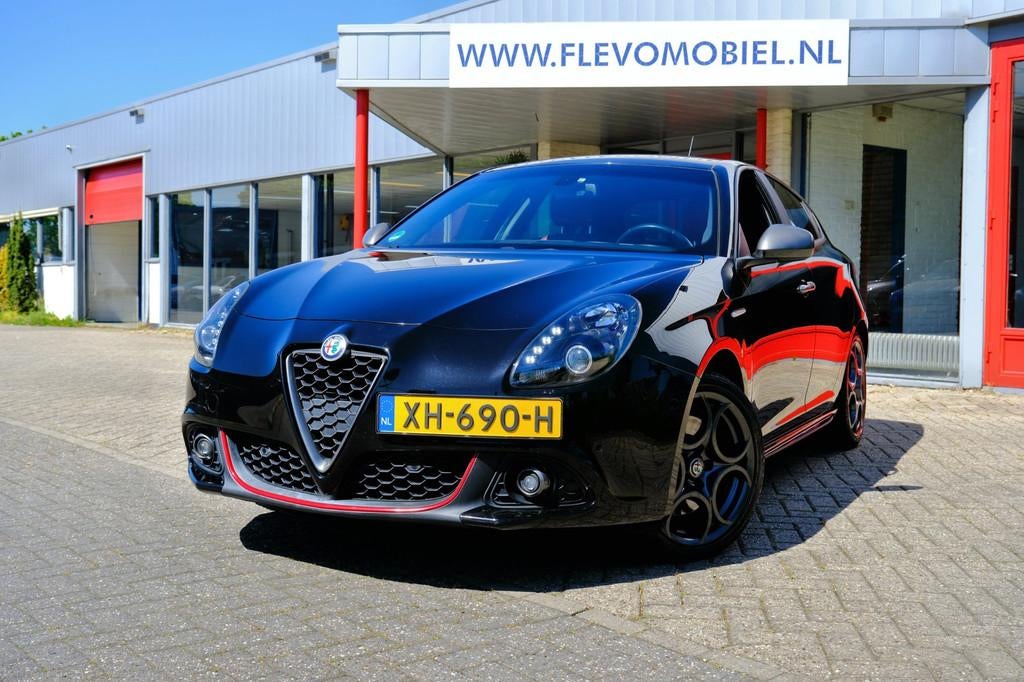 Alfa Romeo Giulietta 1.4 Turbo MultiAir Super Aut. Leder|1e, Auto's, Alfa Romeo, Euro 6, 4 cilinders, Zwart, Bedrijf