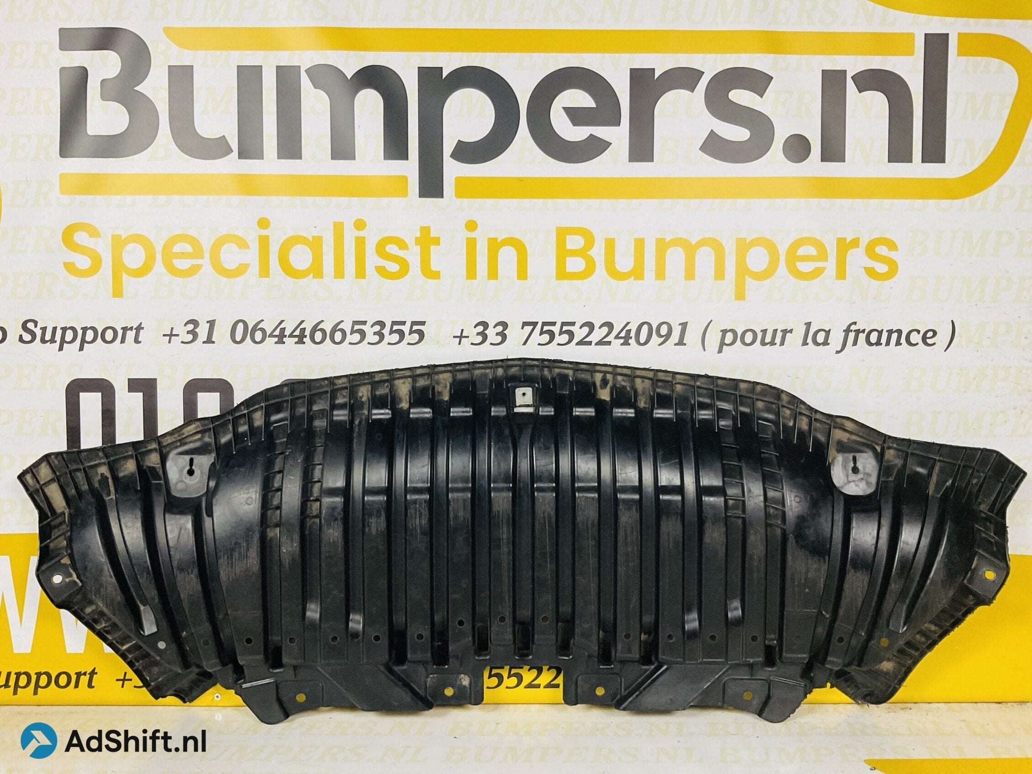 Bumper lip Mercedes C Klasse W205 A2055200000 Onderplaat 2-L