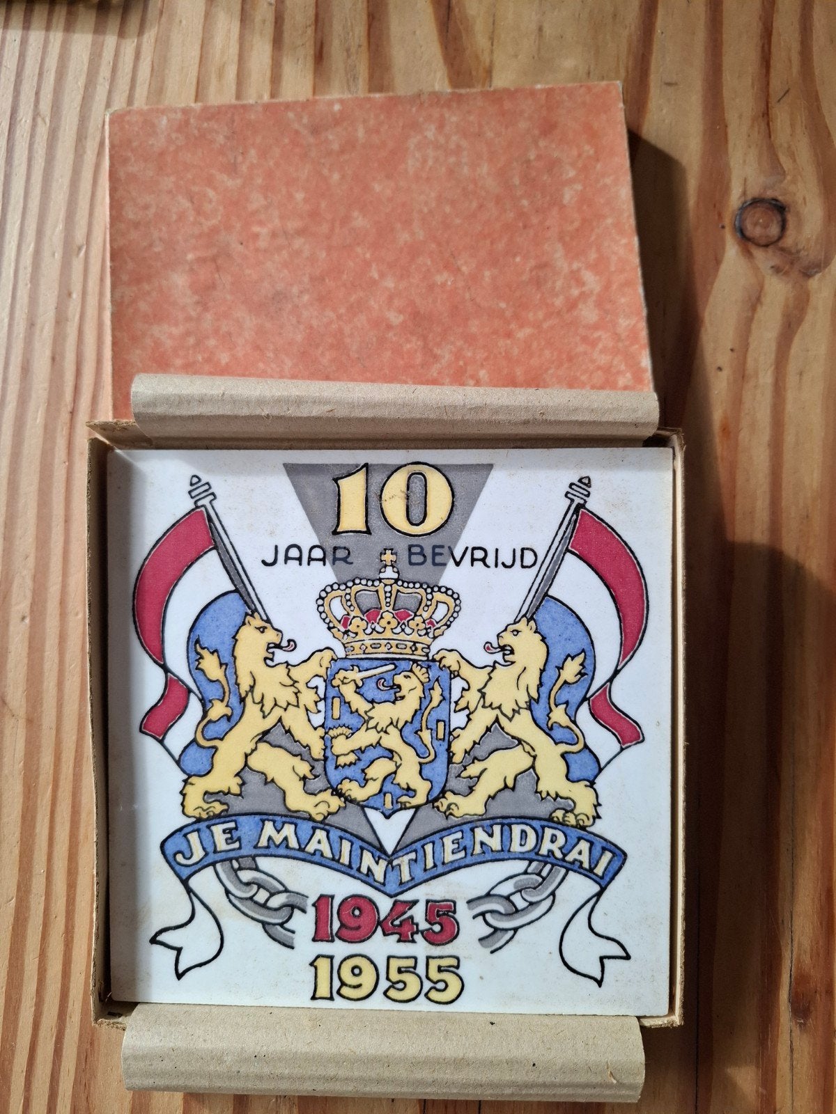 Bevrijdingstegel 1945-1955 - 10 Jaar Bevrijd, Ophalen of Verzenden