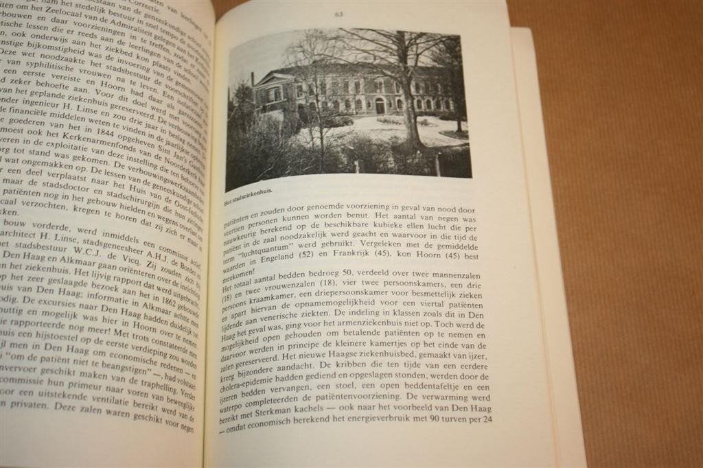 Apotheek De Groote Gaper — Gezondheidszorg Hoorn 19e Eeuw, Ophalen of Verzenden, Gelezen