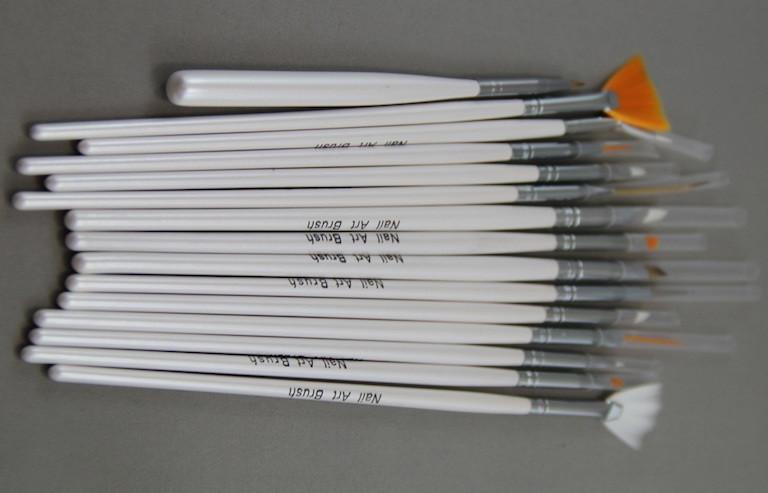 15 Witte Nagel Penselen / Kwasten Nail Art Brush Make Up, Verzenden, Wit, Nieuw, Handen en Nagels