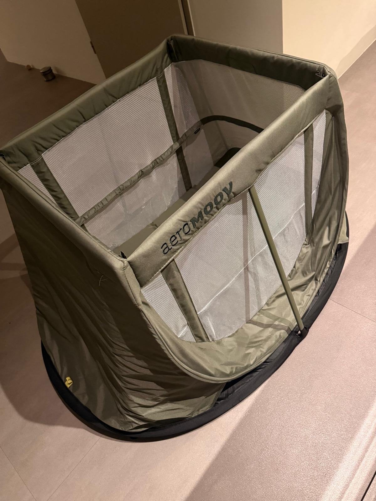 Aeromoov Reisbedje Groen met Hoeslaken - Zo goed als nieuw, Ophalen, Zo goed als nieuw, Reisbedje