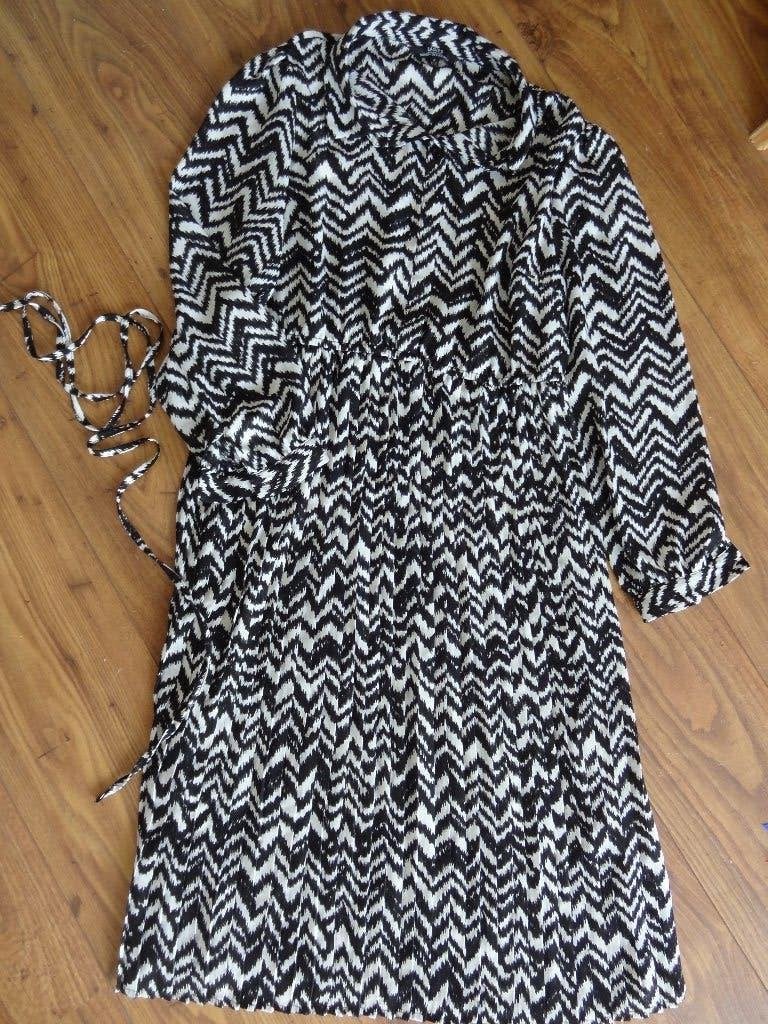 Ladies jurk, Zwart, Maat 42/44 (L), Gedragen, Onder de knie