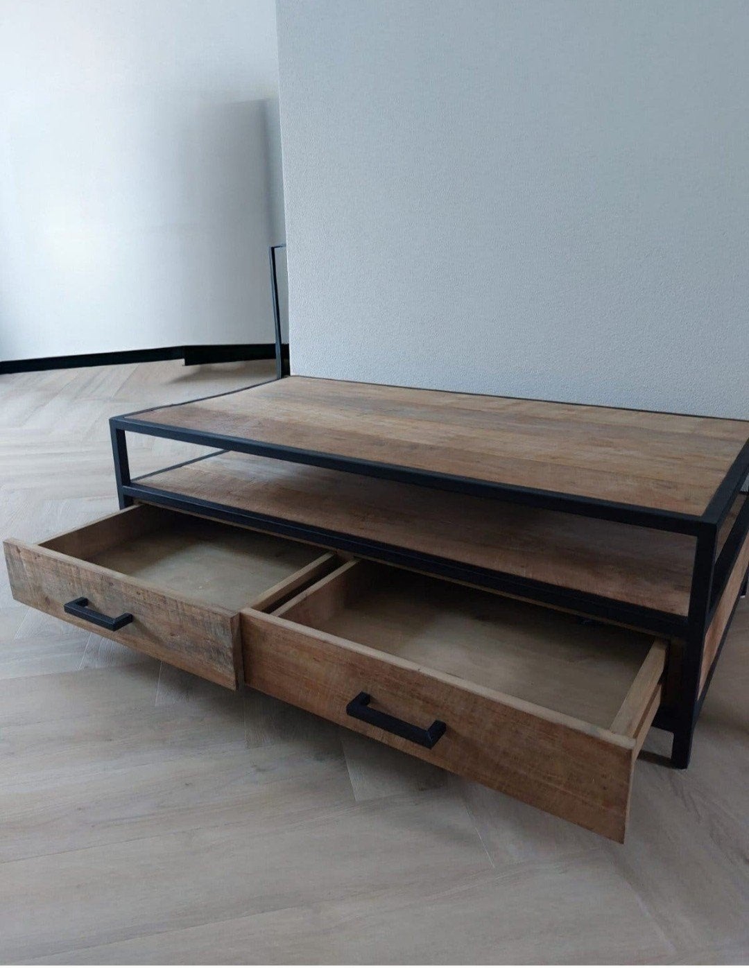 Salontafel industrieel mangohout met lades, Zo goed als nieuw, Industrieel, Ophalen, Overige houtsoorten
