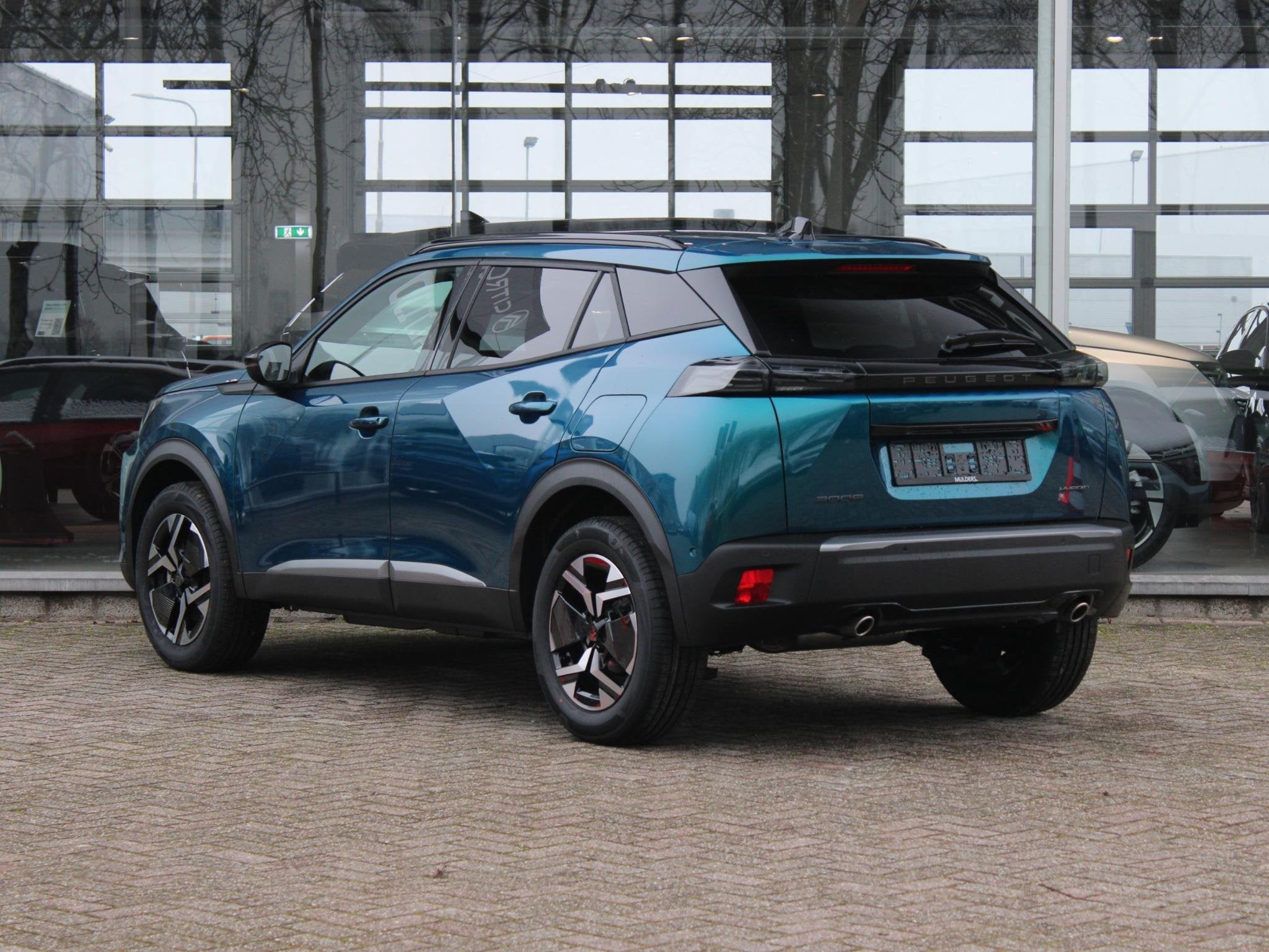 Peugeot 2008 1.2 Hybrid 145 Allure VOORRAAD KORTING, Auto's, Peugeot, Automatische klimaatregeling, Euro 6, 1199 cc, Blauw