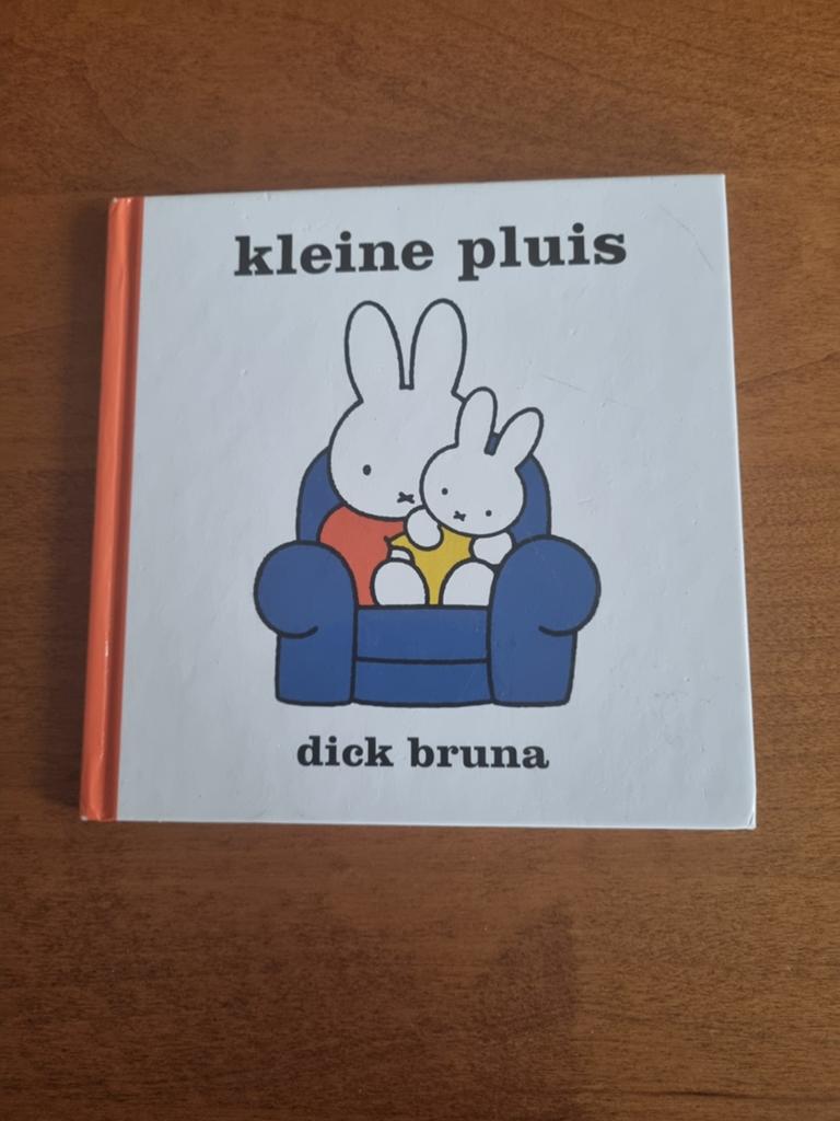 Kleine Pluis - Dick Bruna (Miffy), Boeken, Ophalen of Verzenden, Gelezen, Dick Bruna, Sprookjes
