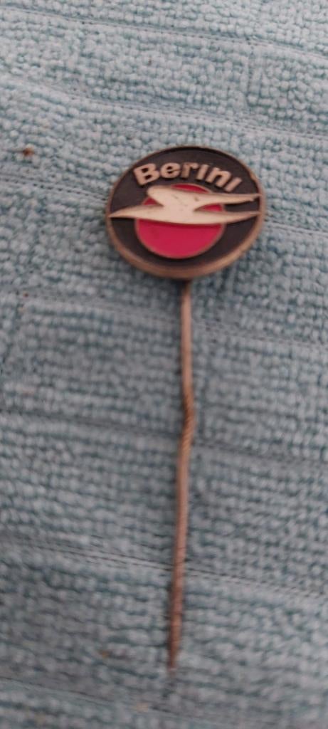 Vintage Berini Speldje - Bromfiets Merk Pin, Ophalen of Verzenden, Gebruikt, Merk, Speldje of Pin