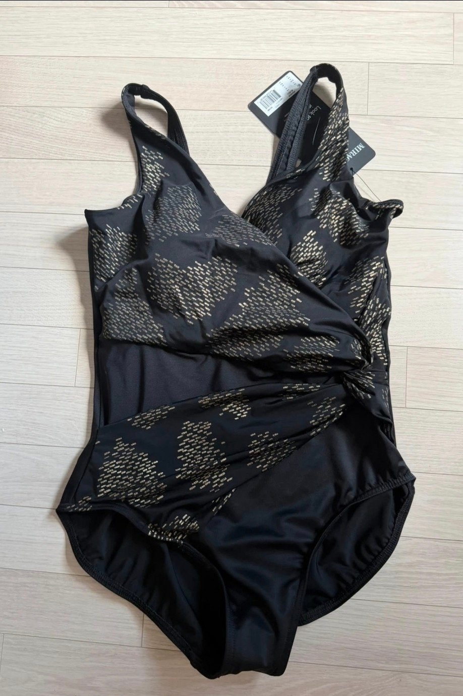 Nieuw zwart/goud miraclesuit badpak maat 44, Kleding | Dames, Miraclesuit, Zwart, Nieuw, Badpak