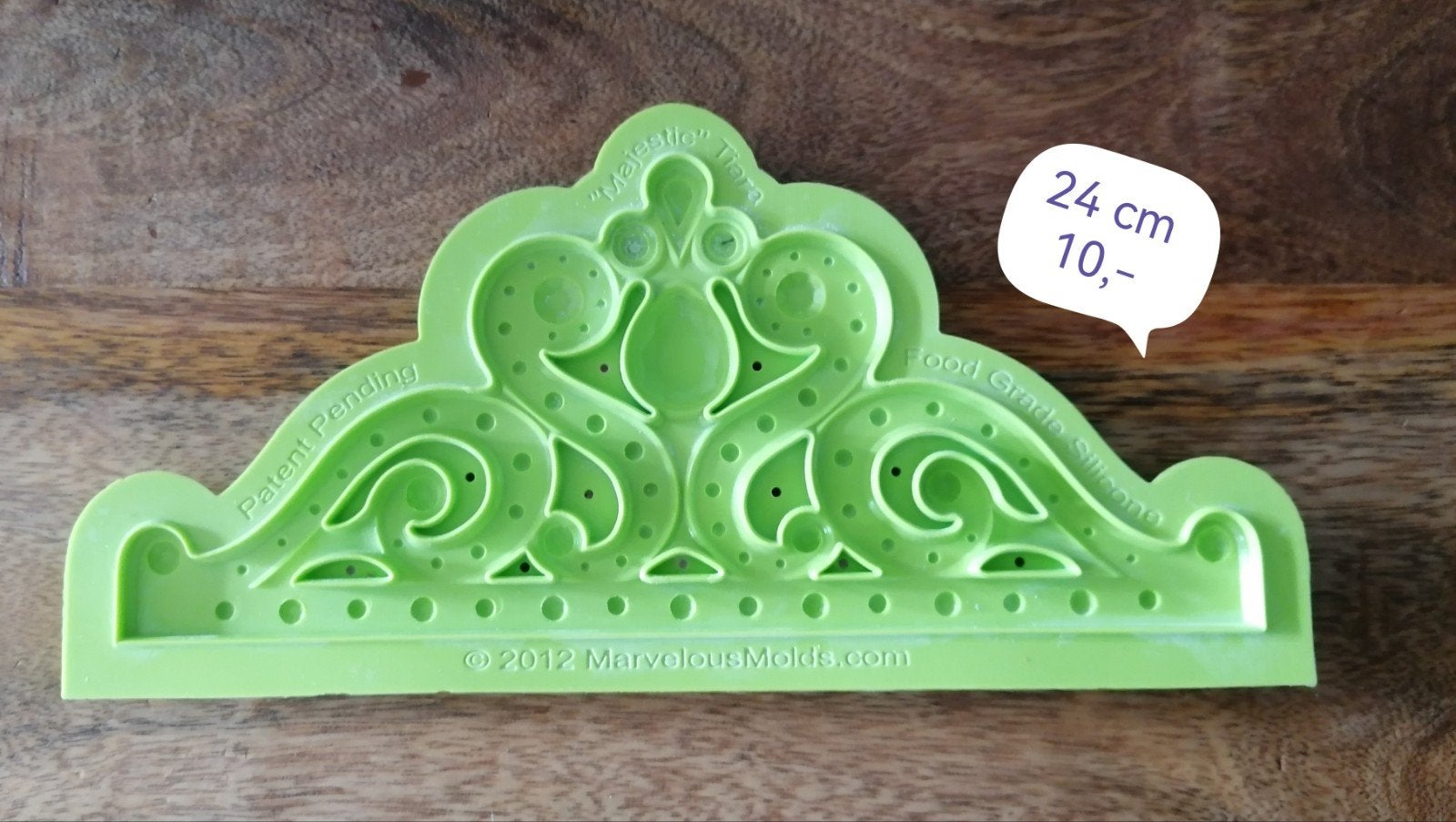 Diverse siliconen mallen: kroon of strikjes, Ophalen of Verzenden, Zo goed als nieuw, Taarten of Cupcakes, Versiering