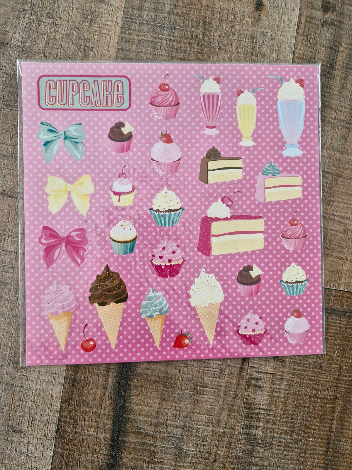 Leuke Cupcake en IJs Stickers - Roze Achtergrond, Ophalen of Verzenden, Nieuw, Stickers en Plaatjes