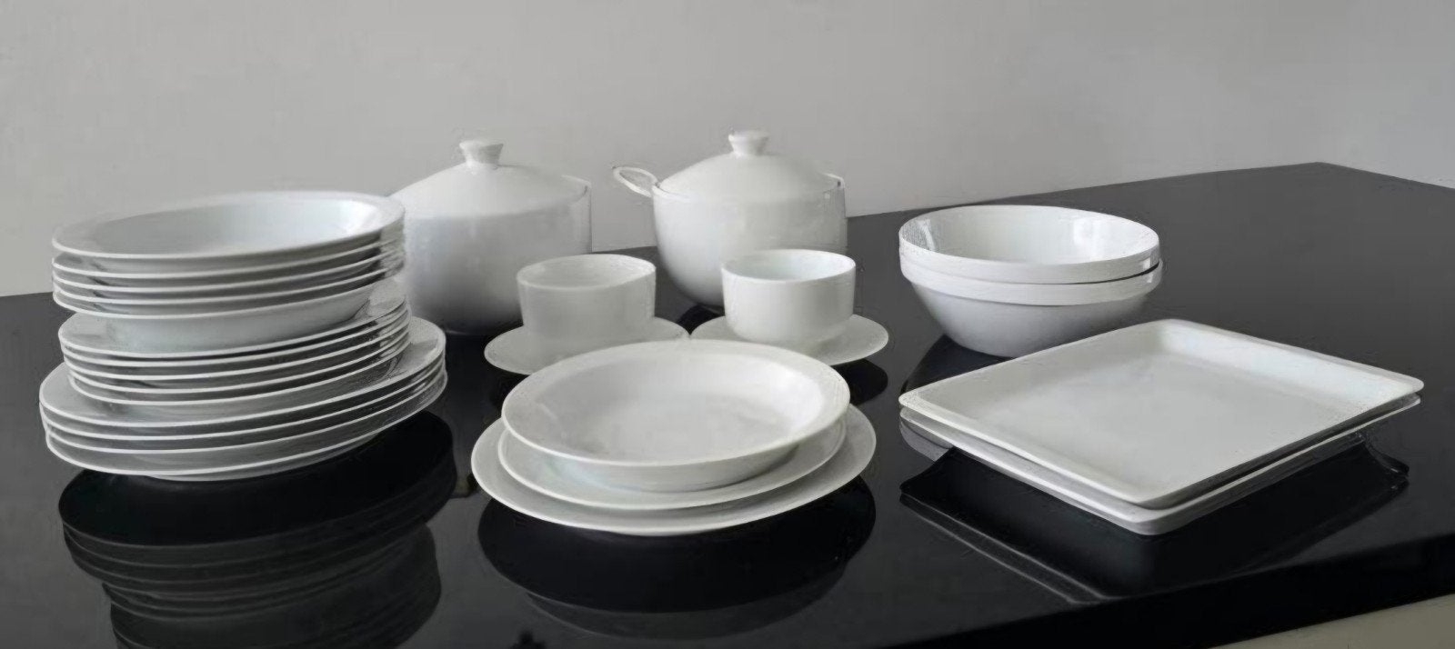 Compleet servies Hutschenreuther Novum, wit porselein, Ophalen, Overige merken, Zo goed als nieuw, Modern