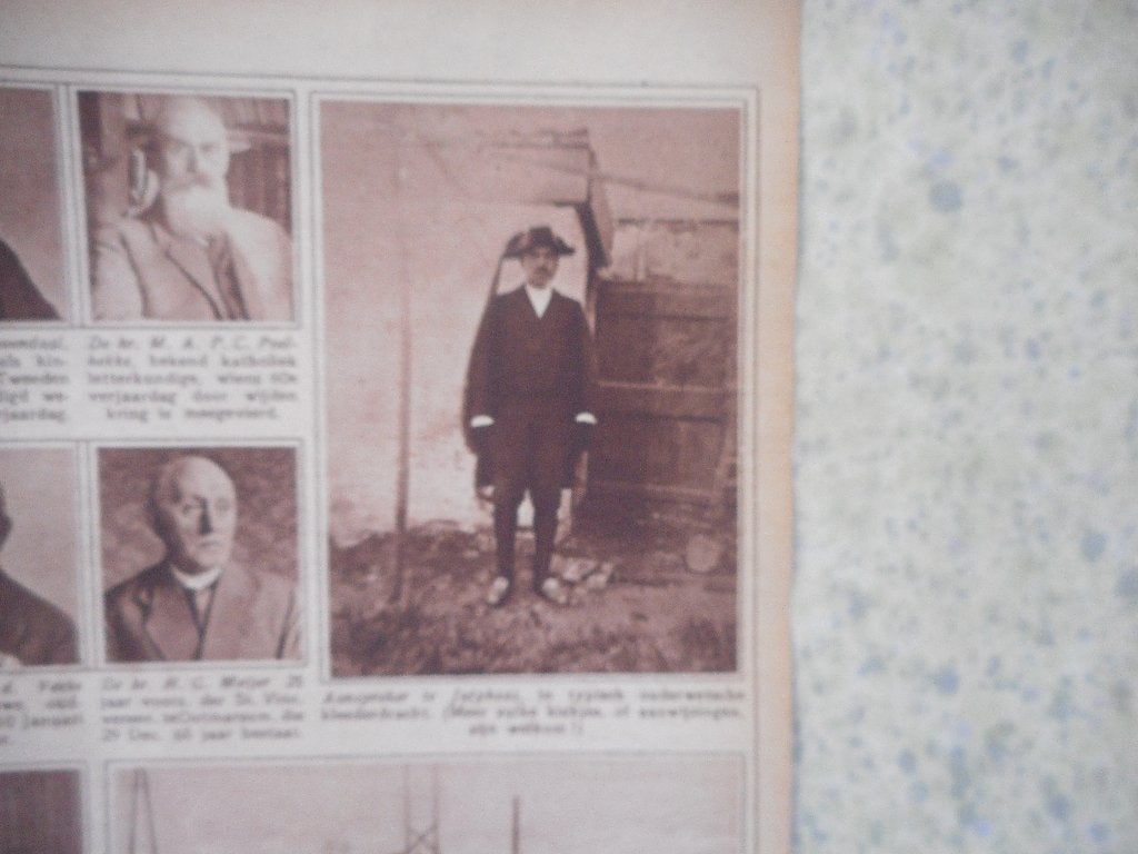 Jutphaas. Aanspreker in klederdracht. 1924., Ophalen of Verzenden, 1920 tot 1940, Nederland, Knipsel(s)