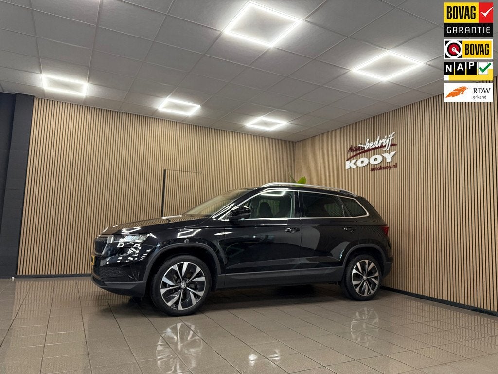 Skoda Karoq 1.5 TSI ACT Business Edition * Automaat / Carpla, Auto's, Skoda, Euro 6, 4 cilinders, Zwart, Grijs