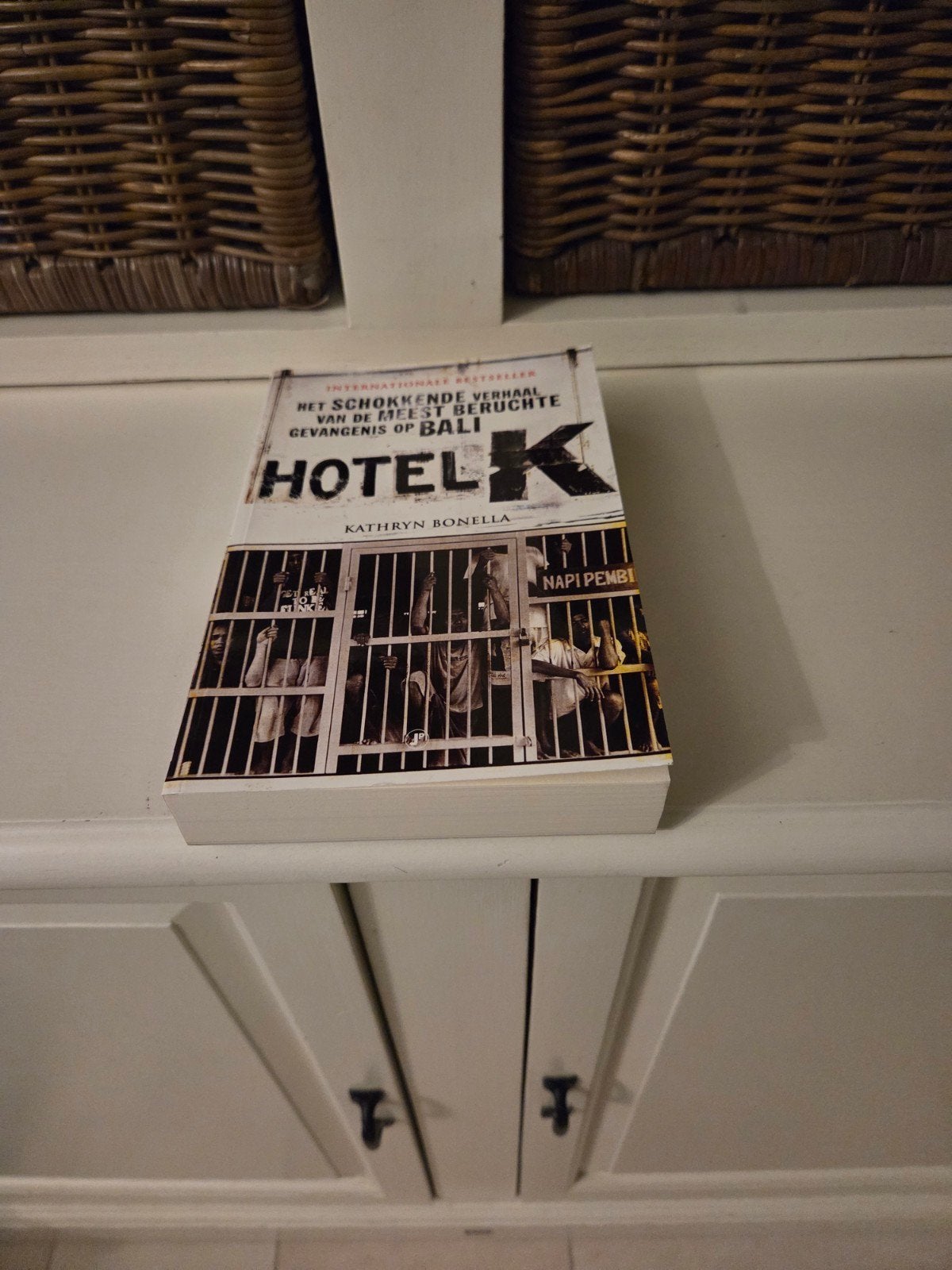 Kathryn Bonella - Hotel K, Ophalen of Verzenden, Gelezen