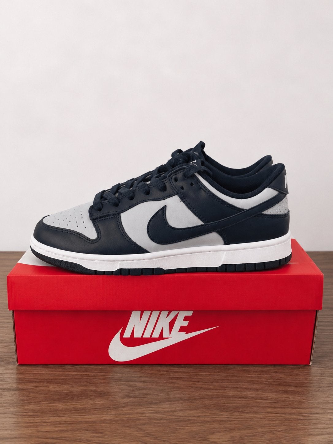 Nike Dunk Low Retro ‘Georgetown’ - EU44, Kleding | Heren, Schoenen, Overige kleuren, Nieuw, Ophalen of Verzenden, Sneakers of Gympen