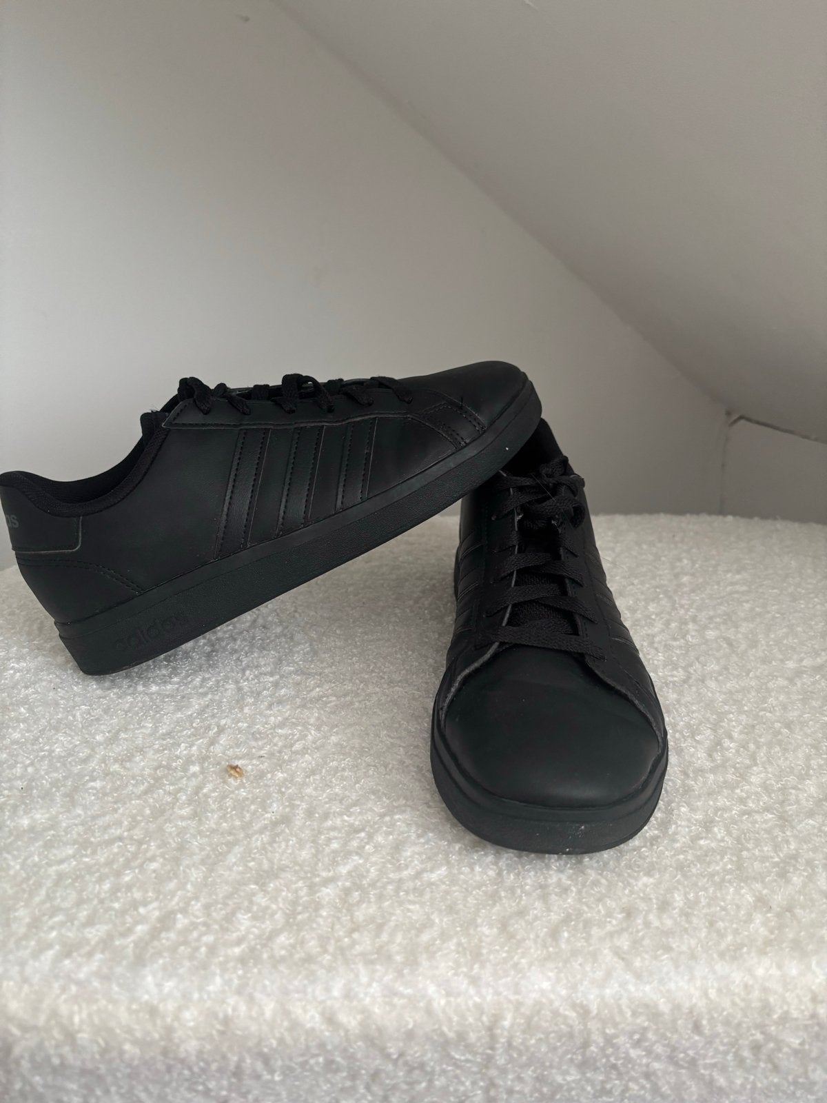 Adidas sneakers zwart - Maat 38, Ophalen of Verzenden, Gedragen, Zwart, Sneakers of Gympen