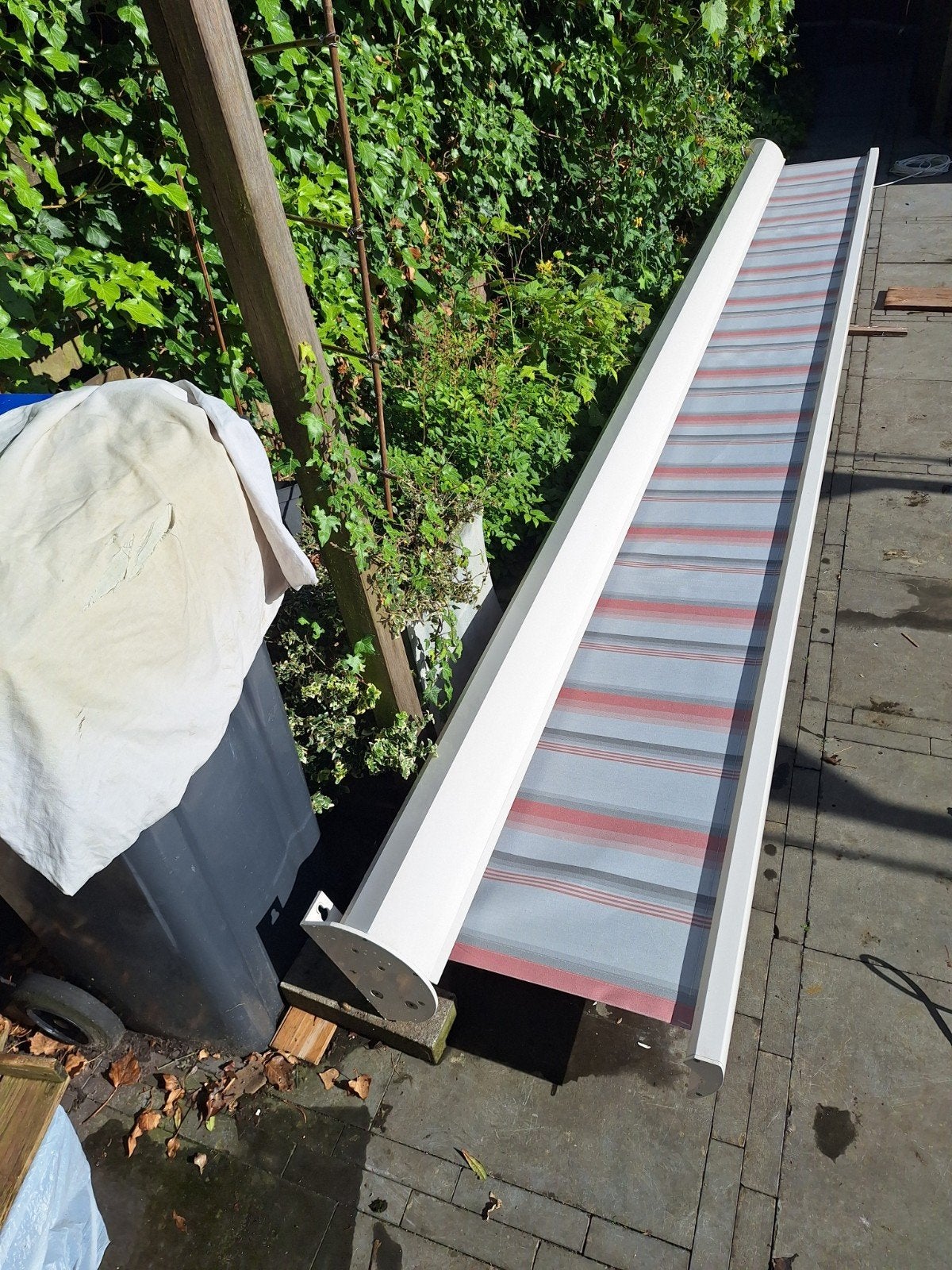 2 Electrische zonneschermen/ knikarm., 150 tot 300 cm, Ophalen of Verzenden, Zo goed als nieuw, Knikarmscherm