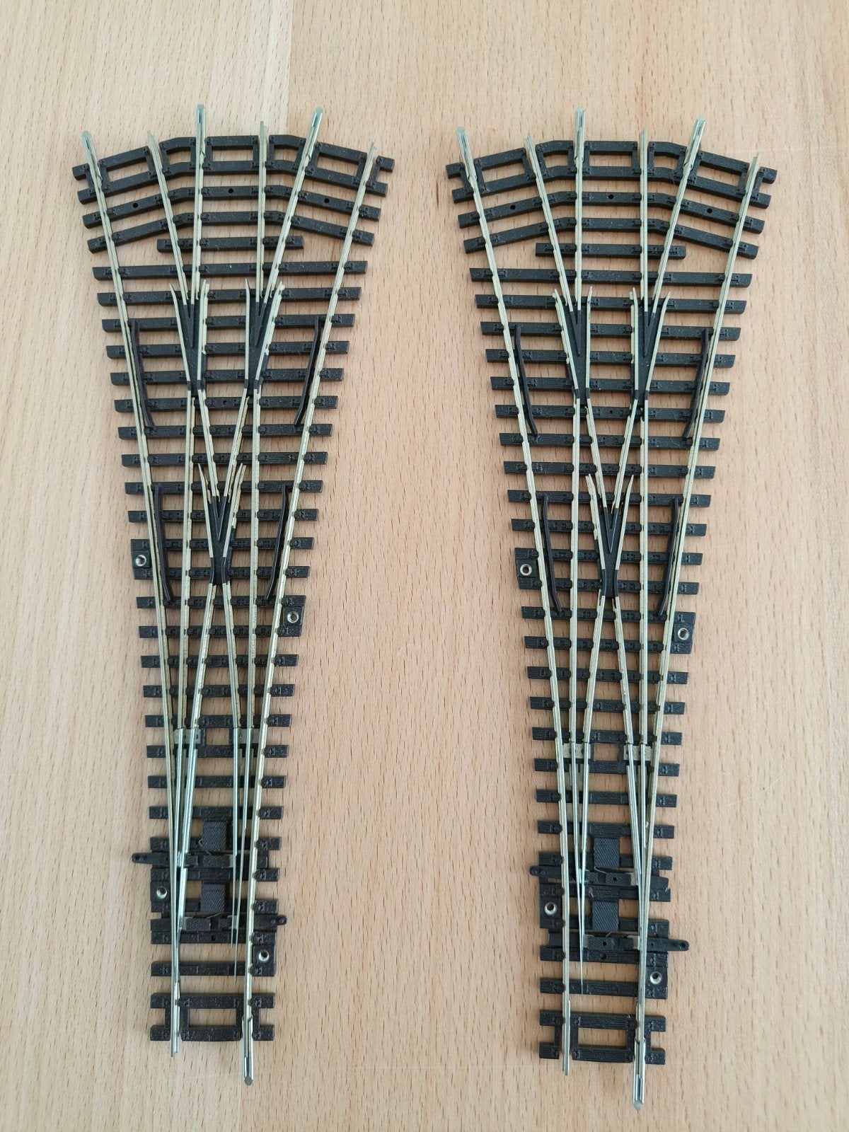 2x H0 Piko A-rails driewegwissel, nieuwstaat, Gelijkstroom, Nieuw, Rails, Piko