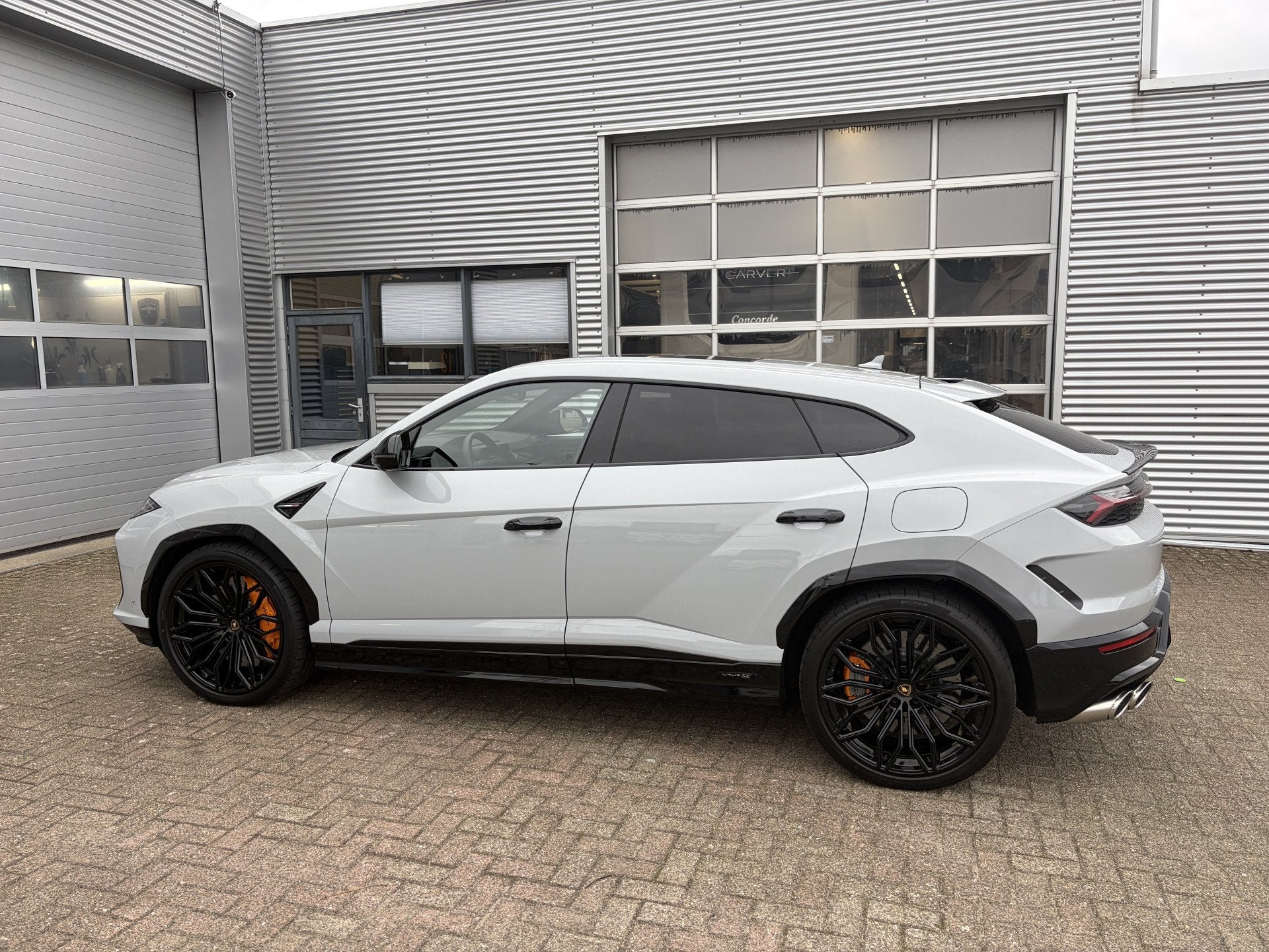 Lamborghini Urus 4.0 V8 Hybrid SE 23inch 800pk Grigio Hati P, Auto's, Automaat, Urus, Gebruikt, Vierwielaandrijving