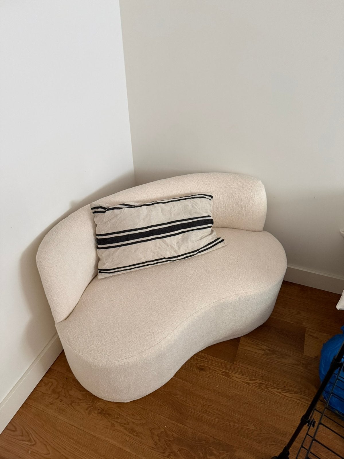 Bouclé wit/beige bankje/fauteuil, Ophalen, Tweepersoons, 75 tot 100 cm, Zo goed als nieuw