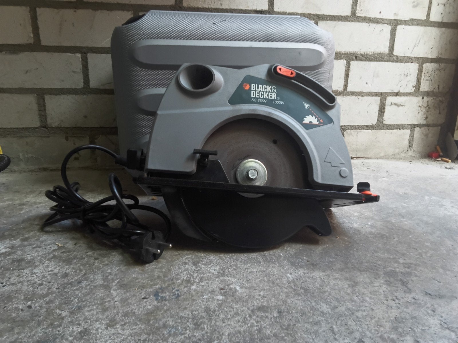 Black & Decker Cirkelzaag CS960W 1300W met koffer, Gebruikt, Cirkelzaag, 70 mm of meer, Ophalen of Verzenden