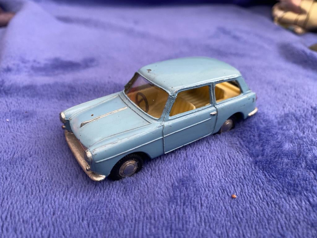 Triang Spot-On Austin A40, Hobby en Vrije tijd, Modelauto's | 1:43, Ophalen of Verzenden, Gebruikt, Auto, Overige merken