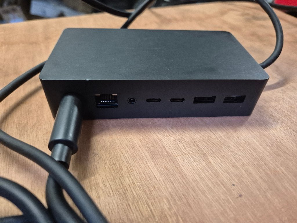 Microsoft Surface Docking Station 2, Ophalen of Verzenden, Microsoft, Docking station, Gebruikt