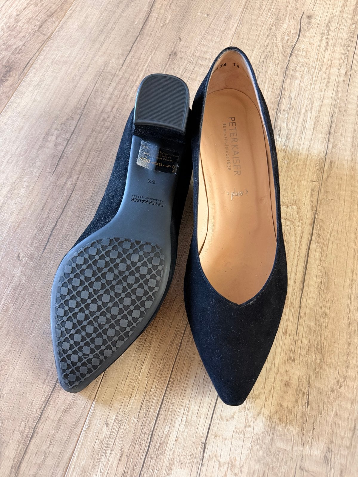 Peter Kaiser Nieuw zwart suède pumps mt 6,5 (40), Kleding | Dames, Schoenen, Pumps, Zwart, Nieuw, Ophalen of Verzenden