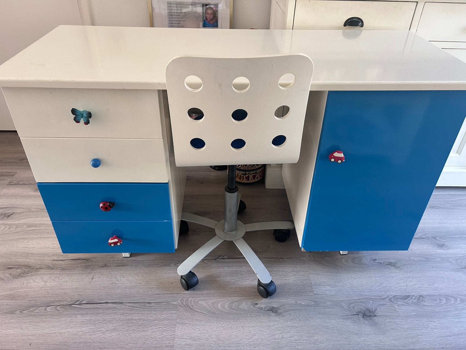 Kinder bureau inclusief stoel, Ophalen, Zo goed als nieuw