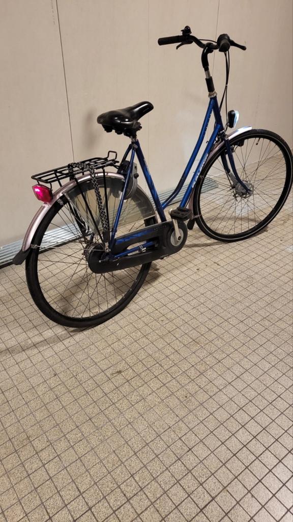 Dames fiets maat 28, Fietsen en Brommers, Fietsen | Dames | Damesfietsen, Ophalen, Zo goed als nieuw, Overige merken, Versnellingen