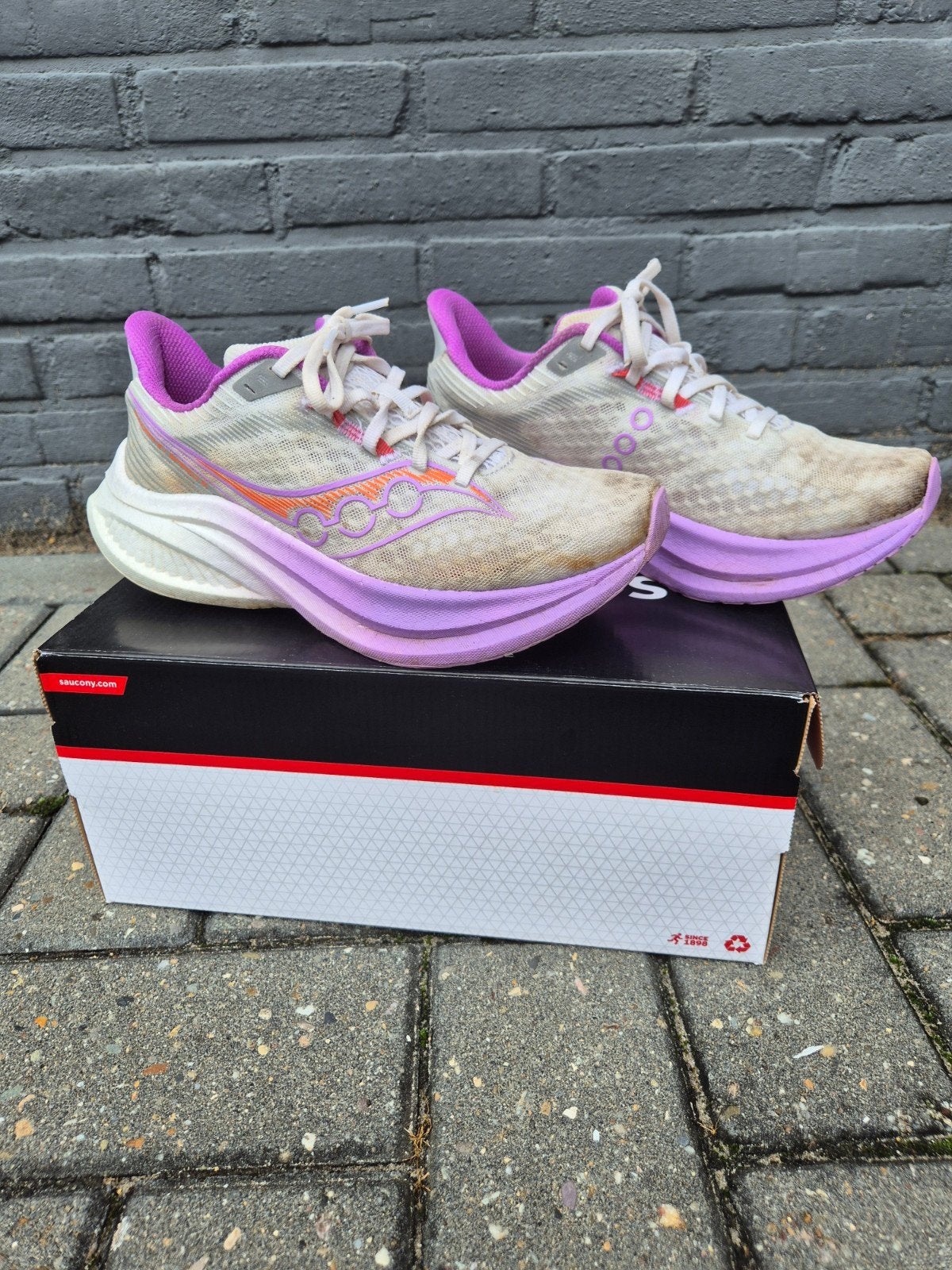 Saucony Endorphin speed 5 hardloopschoenen maat 39, Sport en Fitness, Ophalen, Hardloopschoenen, Saucony