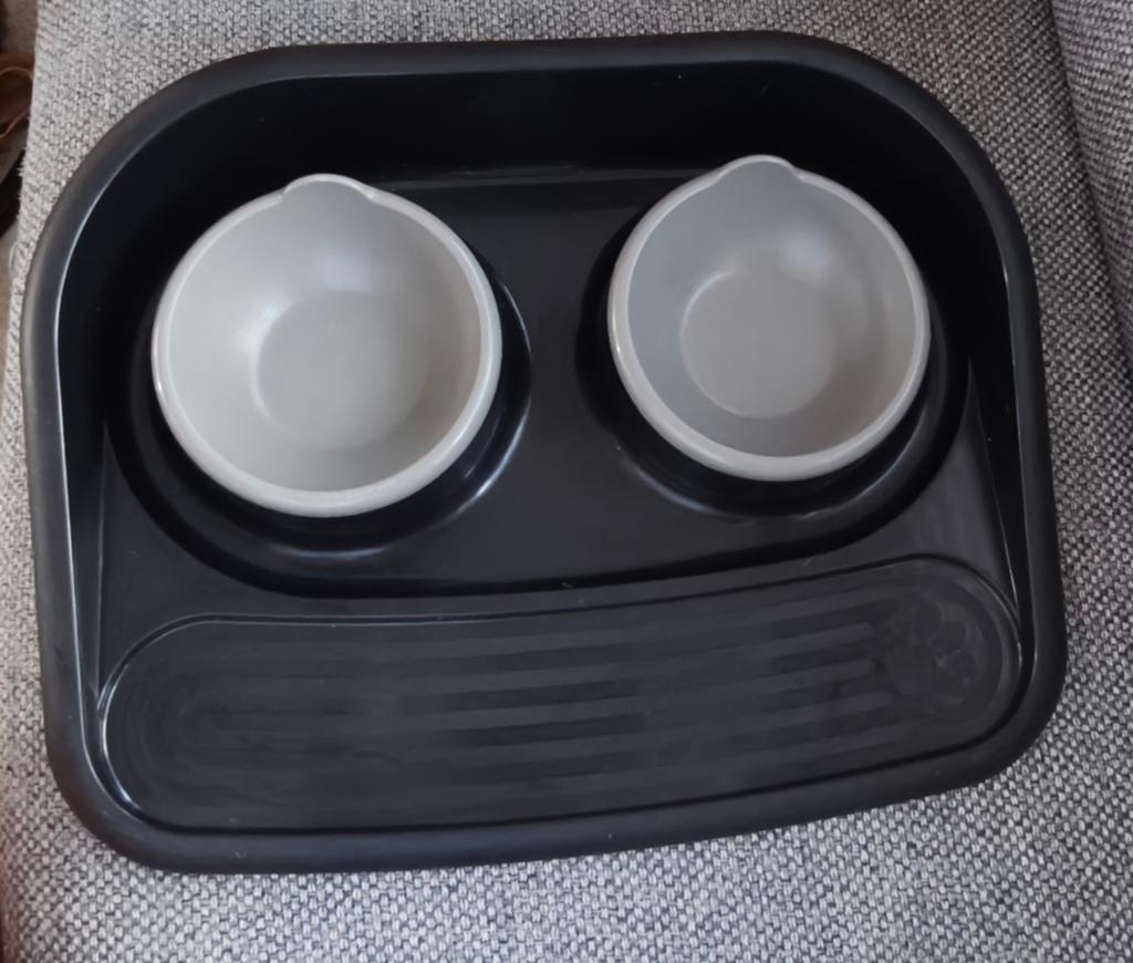 Dubbele voerbak / drinkbak voor hond of kat, Ophalen of Verzenden, Ergonomisch, Zo goed als nieuw