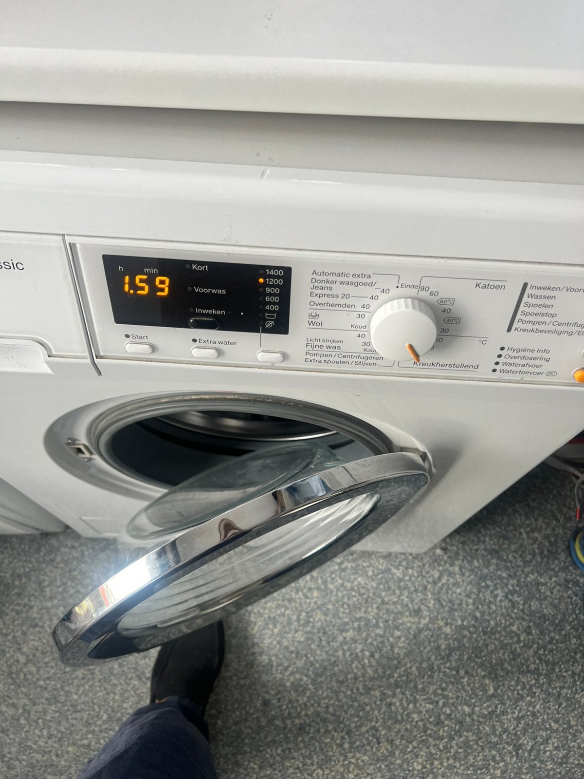 Miele wda 110 wasmachine, Ophalen, 1200 tot 1600 toeren, Gebruikt, Voorlader