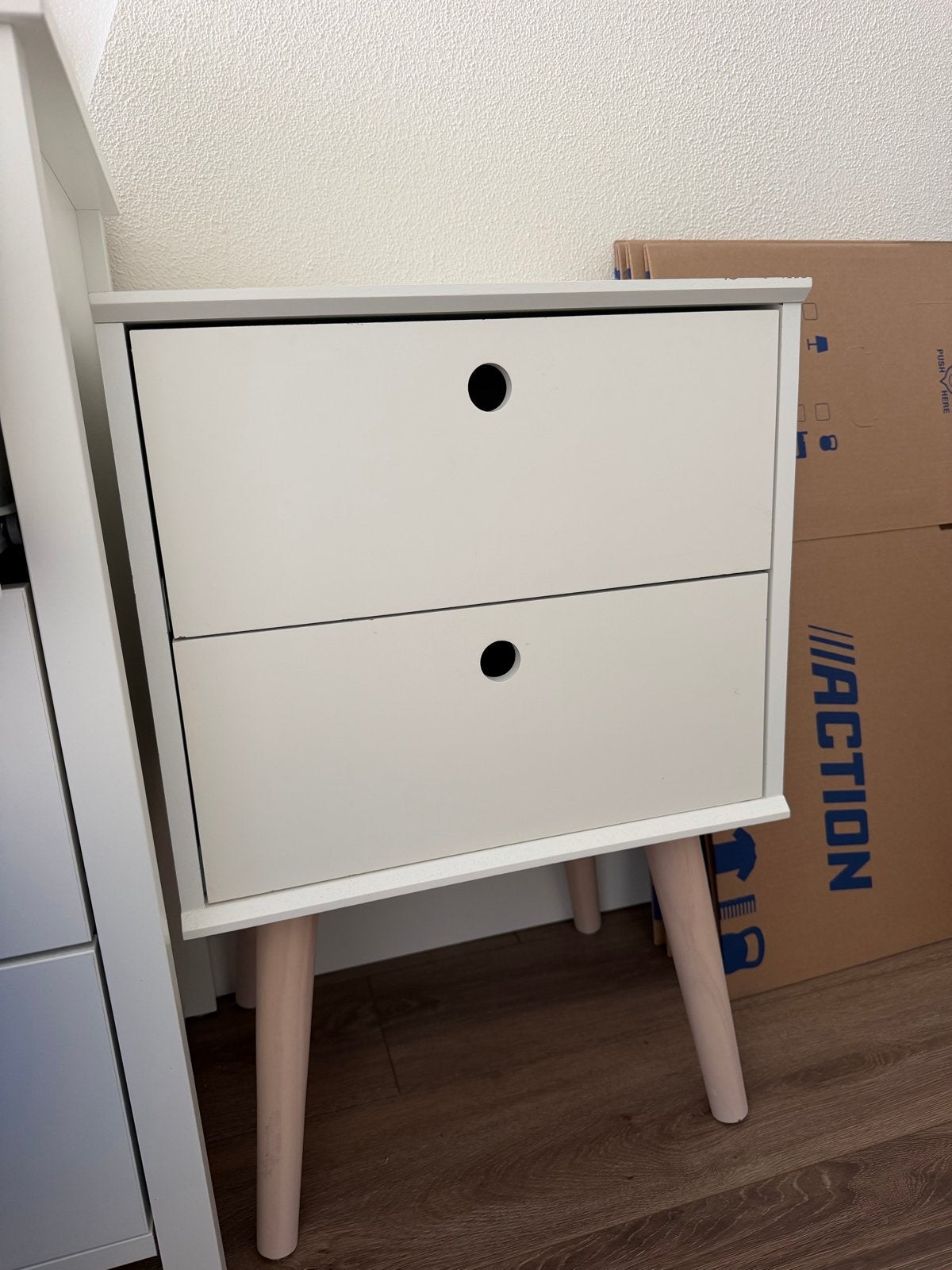 Nachtkastje met 2 lades - Wit, Ophalen, Gebruikt, Minder dan 45 cm, 55 tot 70 cm