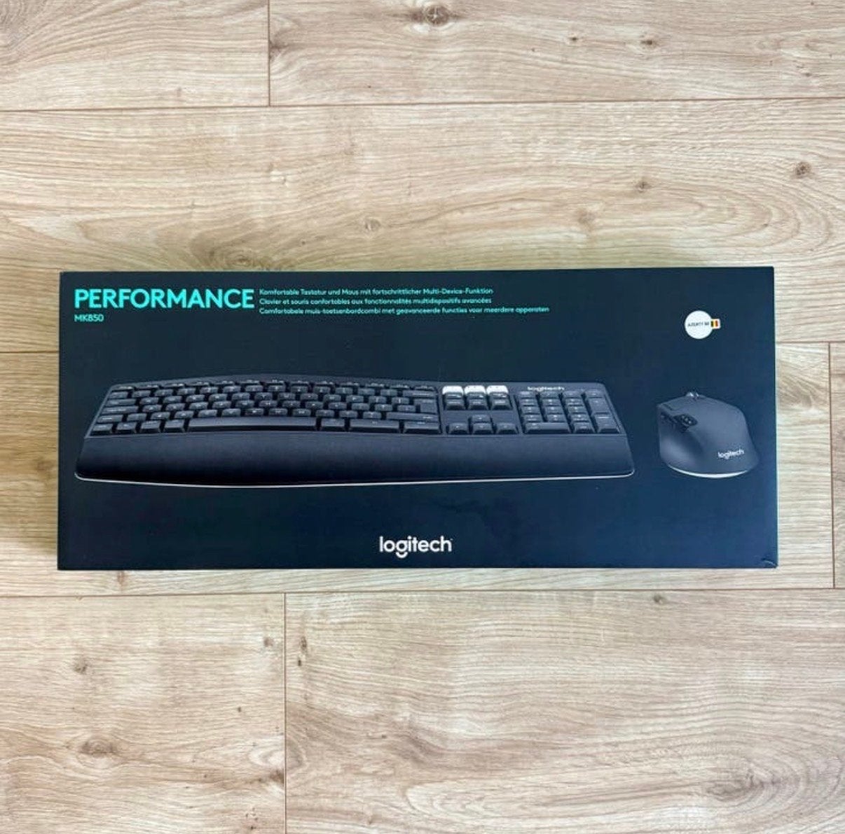 Logitech Performance MK850 AZERTY BE Toetsenbord & Muis Set, Computers en Software, Toetsenborden, Nieuw, Azerty, Draadloos, Draadloze ontvanger