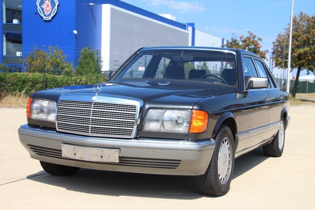 MERCEDES 260 SE OLDTIMER, Auto's, Automaat, Dealer onderhouden, Achterwielaandrijving, Zwart