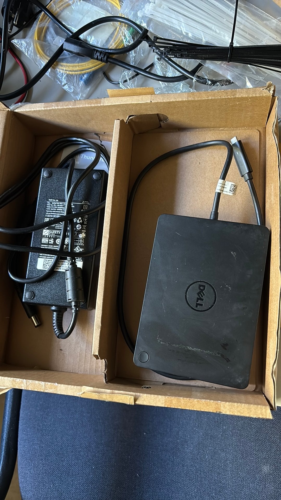 Dell wd15 dockingstation, Computers en Software, Dockingstations, Ophalen of Verzenden, Gebruikt, Docking station, Laptop