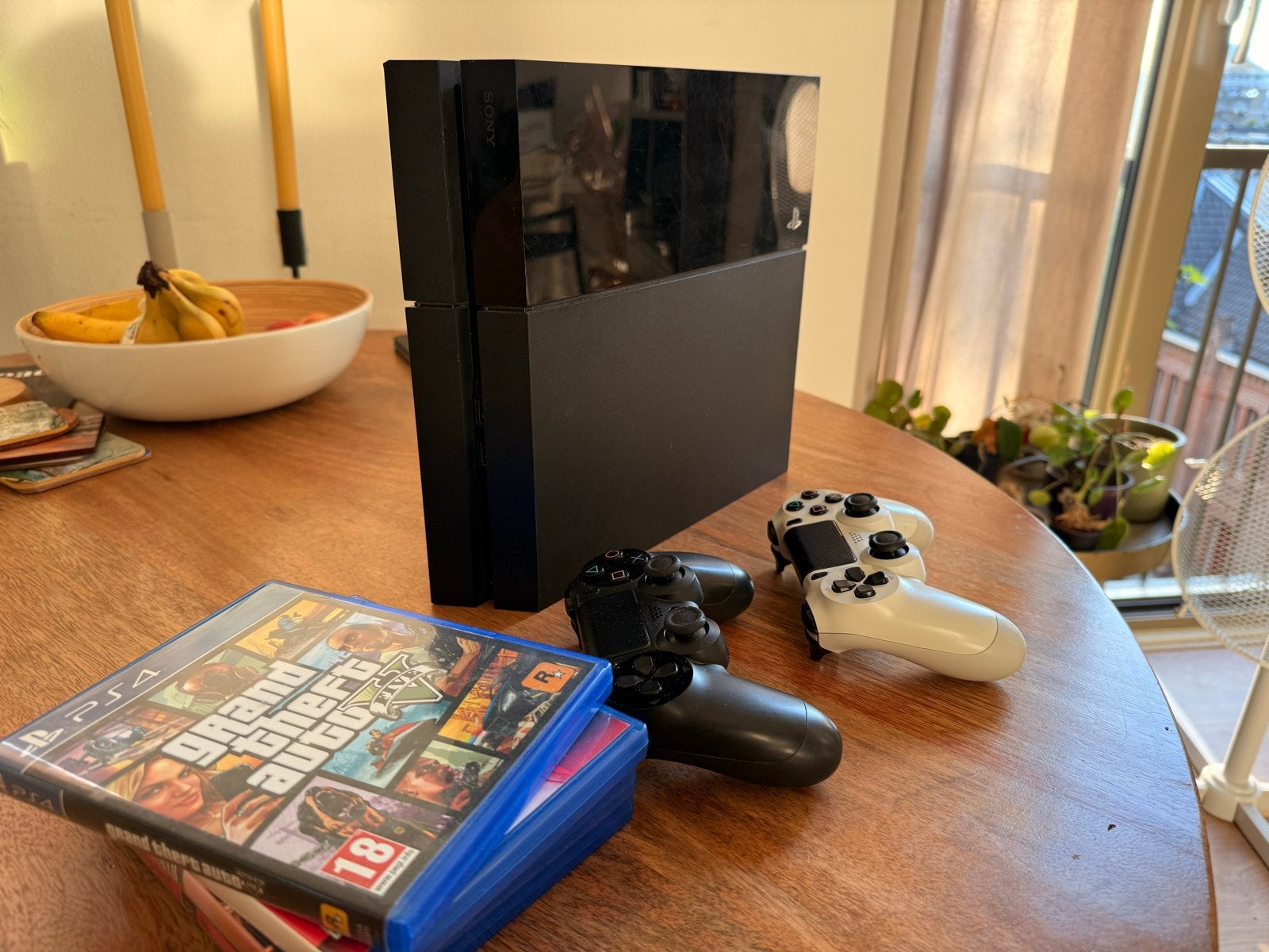 PlayStation 4 Original met GTA V en 2 controllers, Spelcomputers en Games, Met 2 controllers, Ophalen of Verzenden, Original, 500 GB