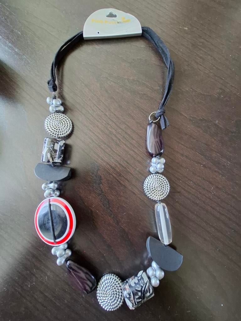 Stijlvolle ketting met diverse kralen - Zwart/Zilver, Kunststof, Verstelbaar, Zwart, Nieuw