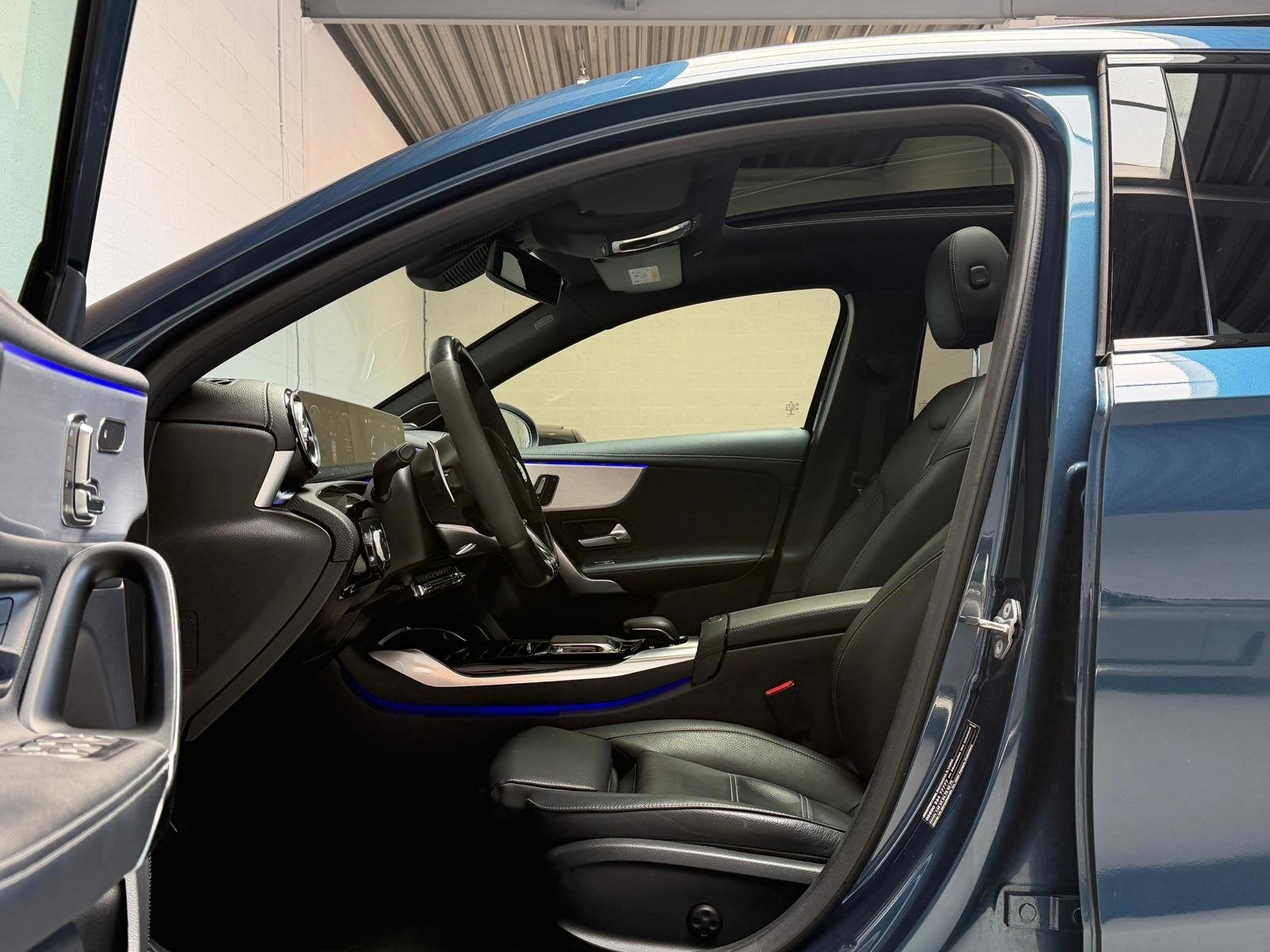Mercedes-Benz A-klasse AMG 35 4MATIC Premium Plus - BURMESTE, Zwart, 4 cilinders, Leder, Bedrijf